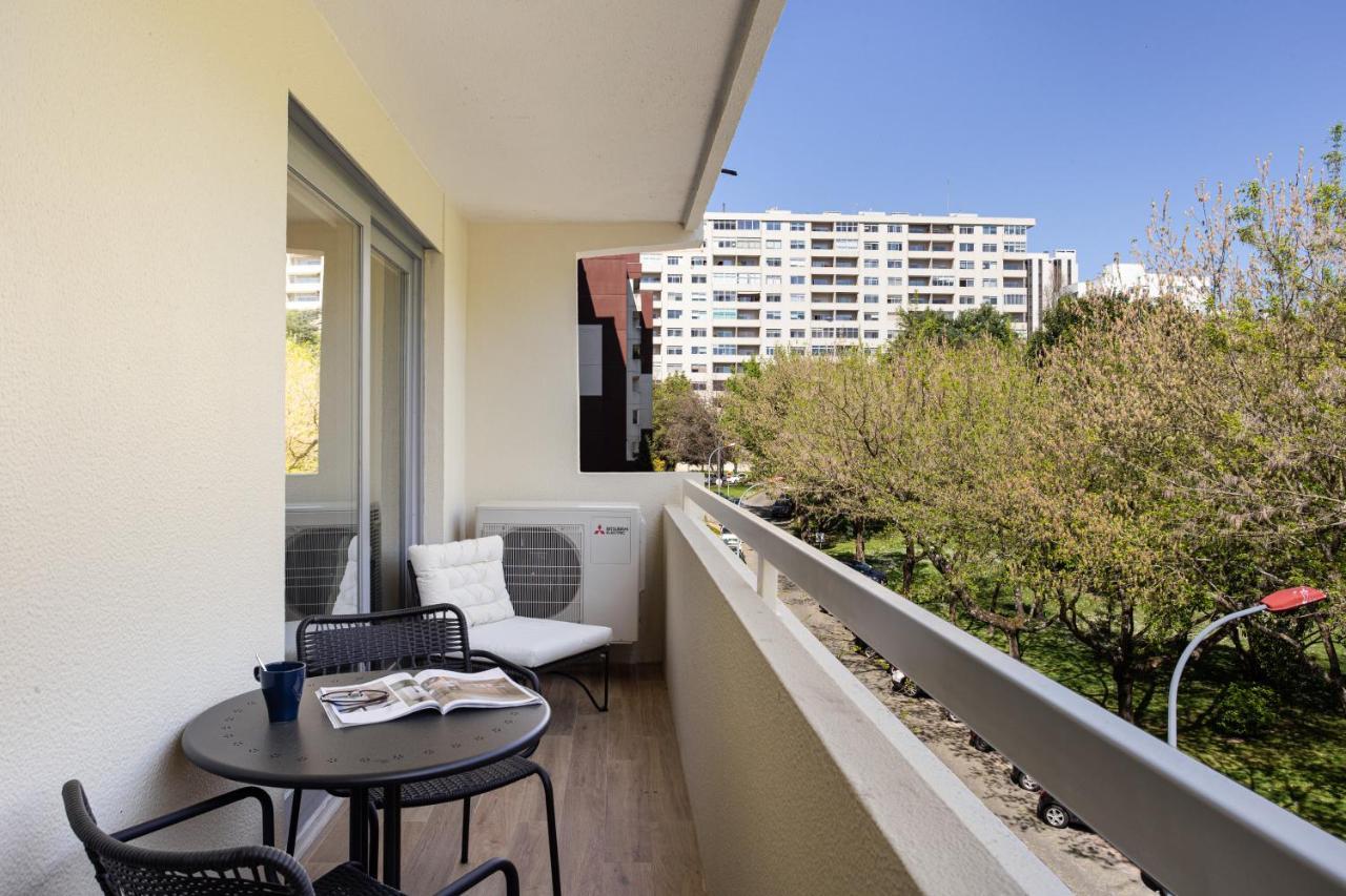 Joivy Stunning 2-br Flat With Balcony In *