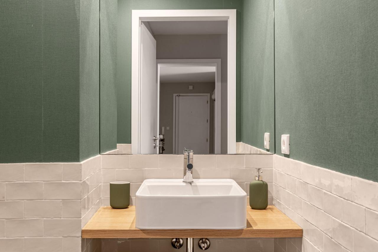 Joivy Stunning 2-br Flat With Balcony In * Porto