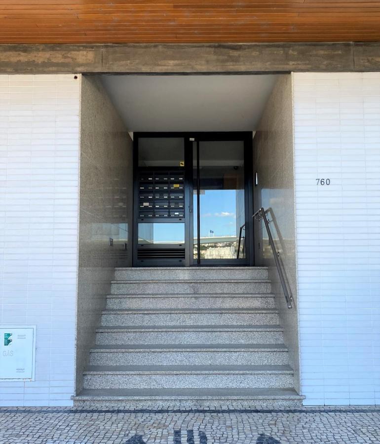Riverfront Haven Family's Choice With Free Garage Apartment *