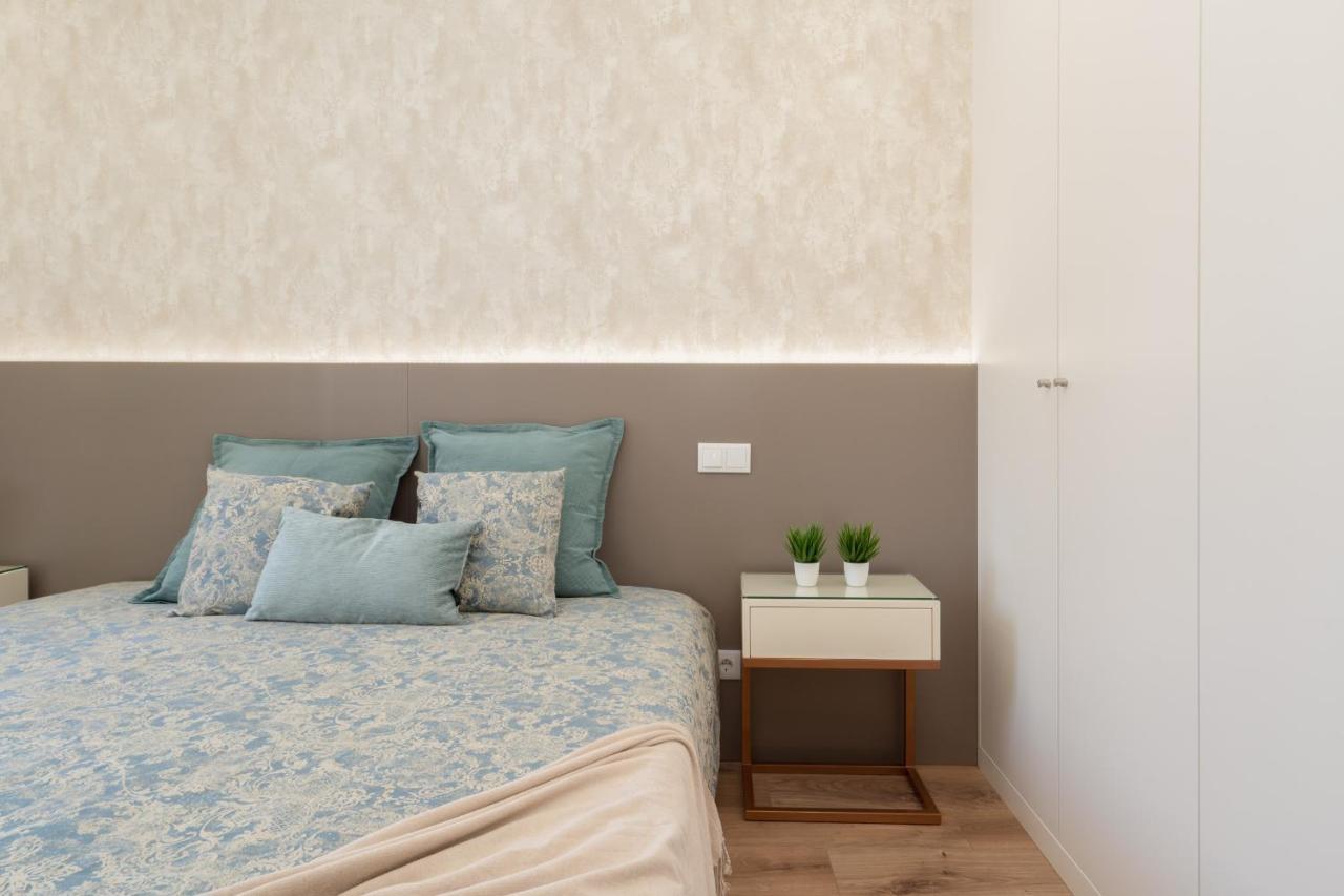 Host Wise - Bright & Contemporary Flat - Ace Location Apartment *