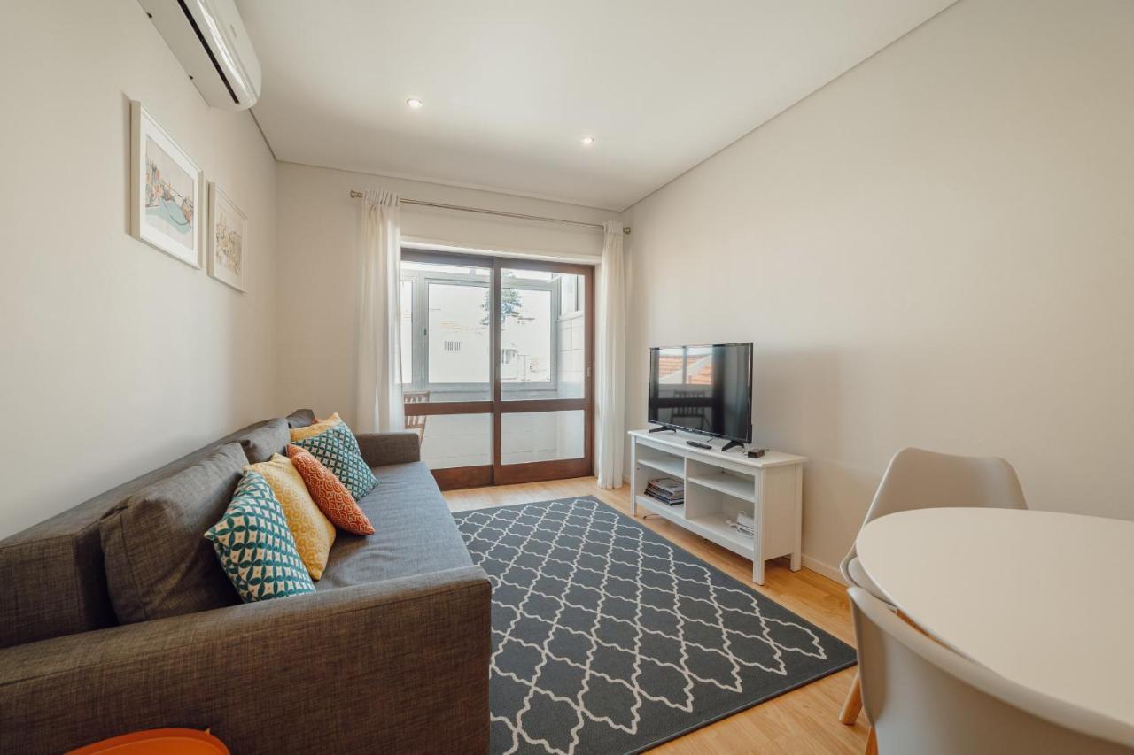 Downtown Design With Balcony By Vacationy Appartement Porto