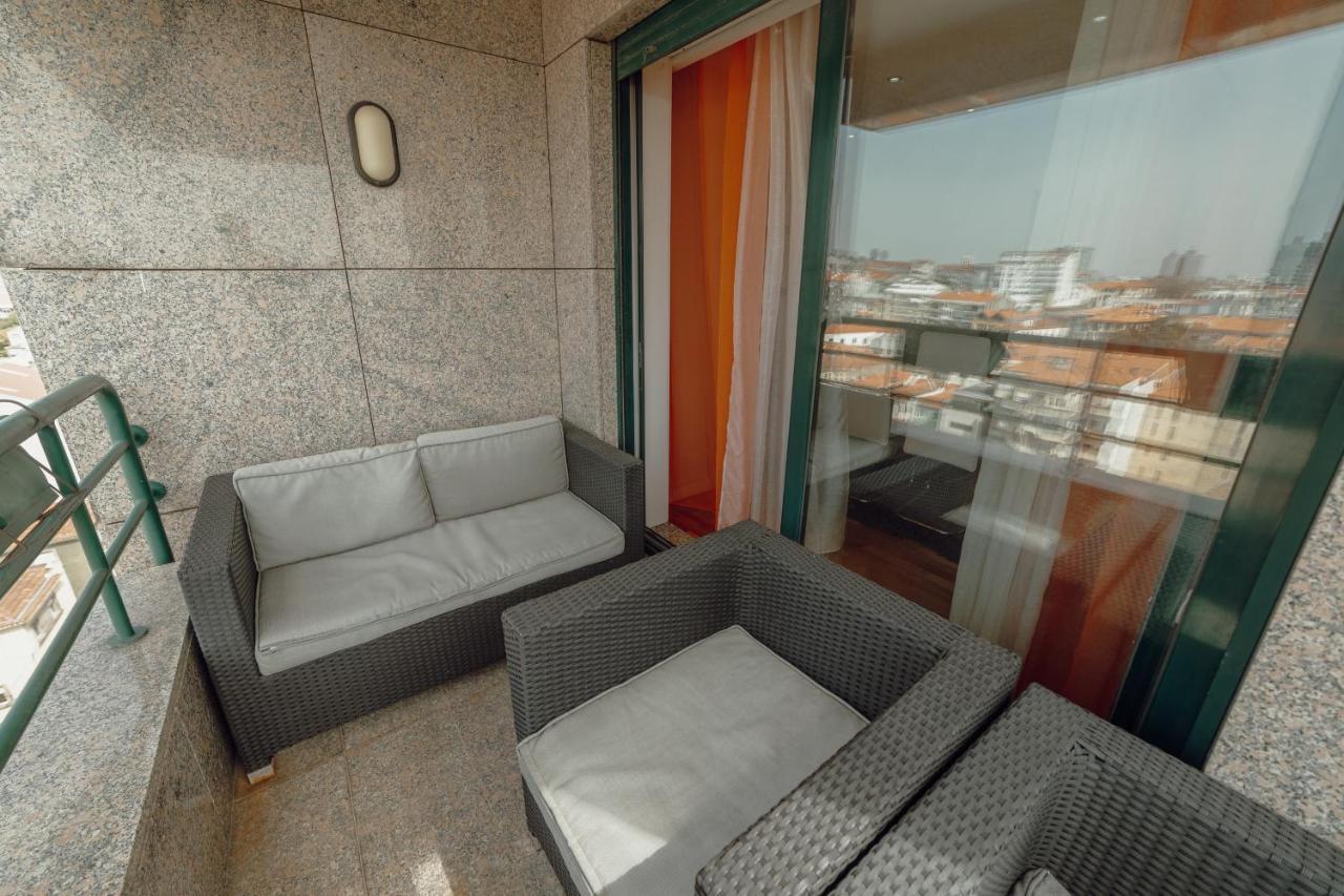 Apartment Downtown Grand Tower View By Vacationy