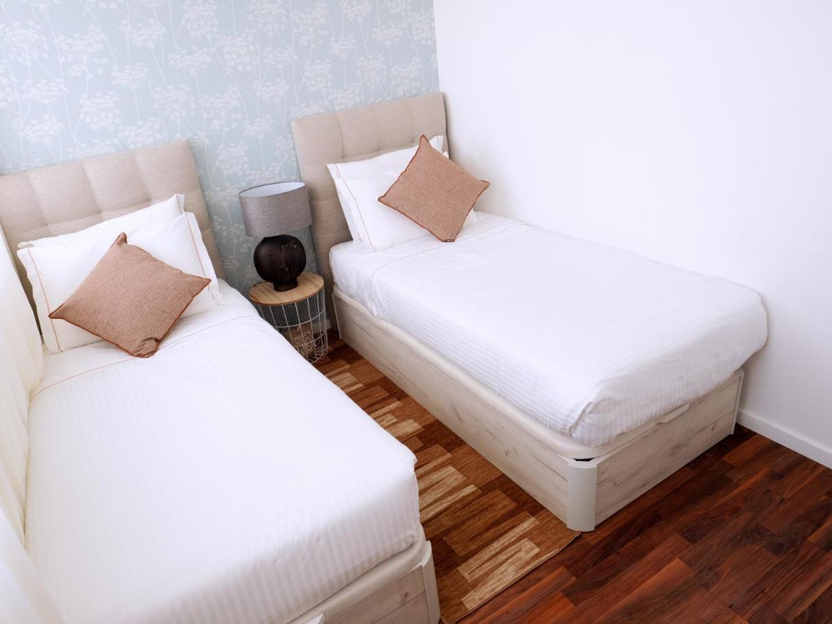 Apartment Unique Penthouse Near Livaria Lello - 40m2 Terrace And Free Parking Porto