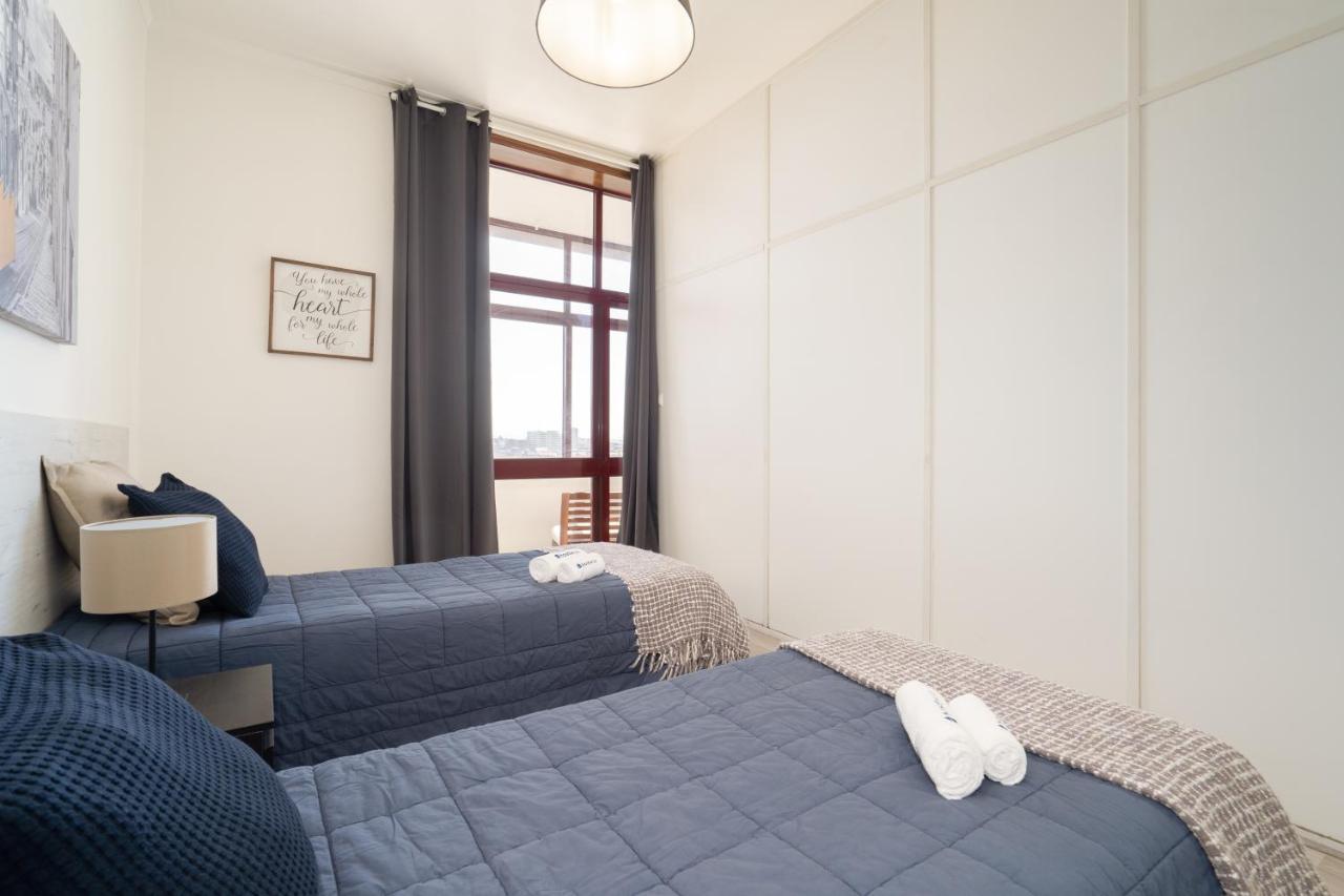 Cozy Sunny Flats By Hostwise