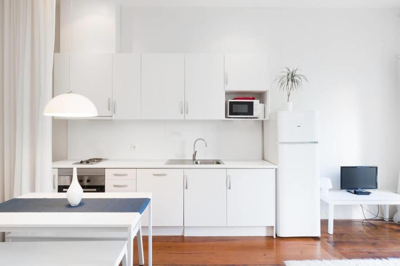 Guestready - Ayres W Balcony Garden Apartment *