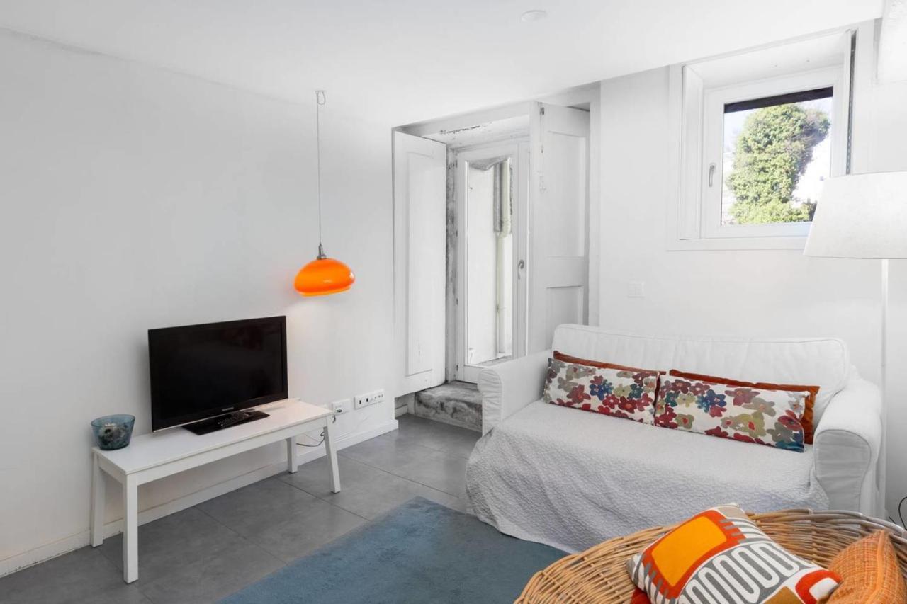 Guestready - Ayres W Balcony Garden Apartment Porto