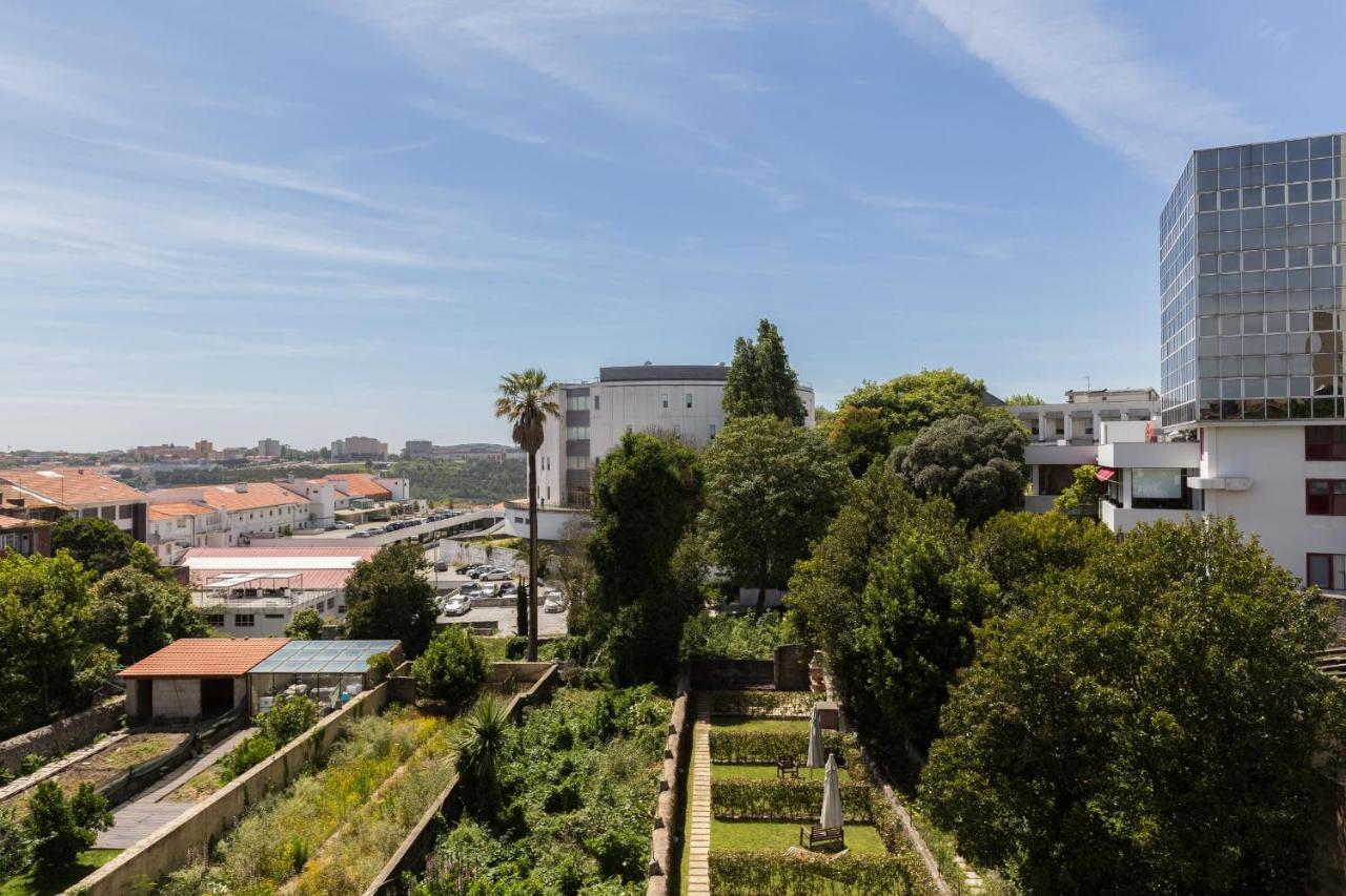 Guestready - Ayres W Balcony Garden Apartment Porto