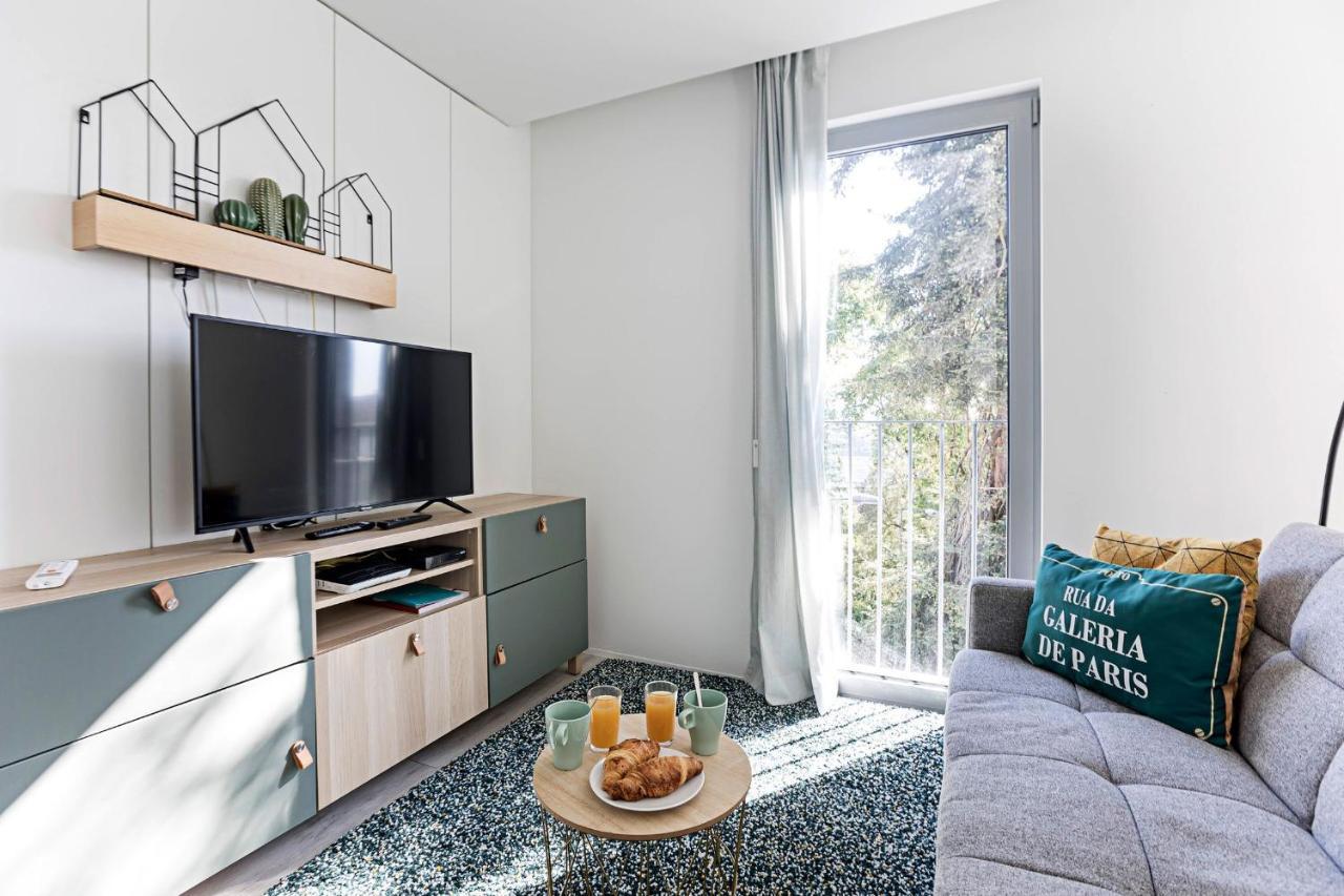Stylish Flat W/ Gym & Parking By Lovelystay Apartment