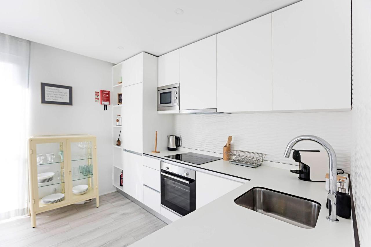 Stylish Flat W/ Gym & Parking By Lovelystay Apartment