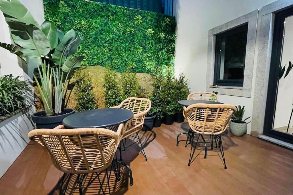 Central, Junto A Praca Da Batalha - F Apartment