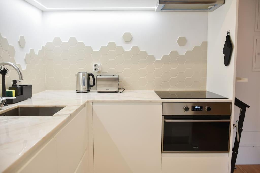 Central, Junto A Praca Da Batalha - F Apartment