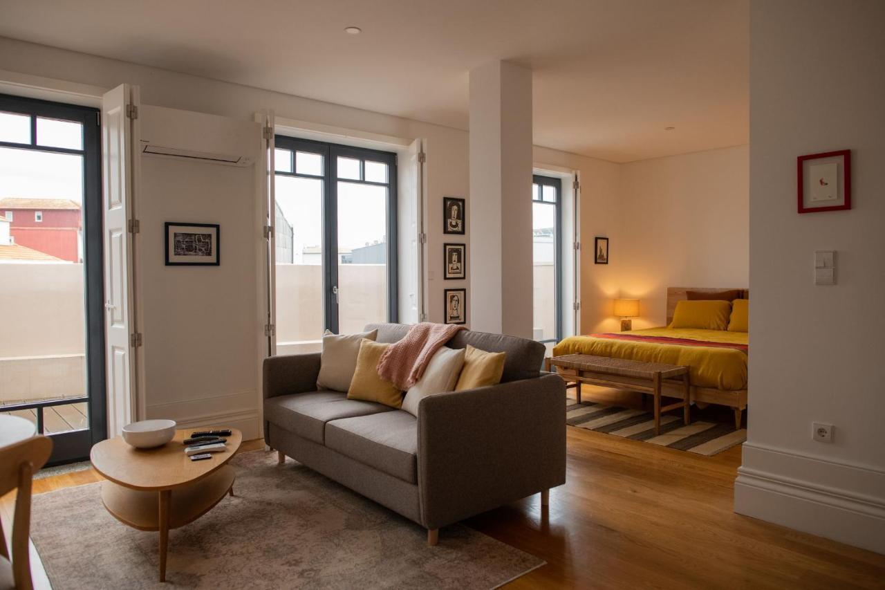 Spacious W/ Balcony & Ac By Lovelystay