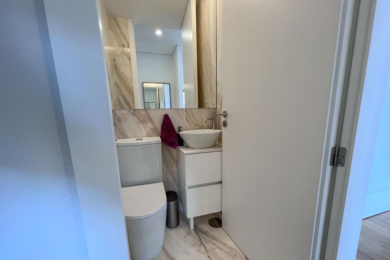 Spacious W/ Balcony & Ac By Lovelystay Appartement Porto