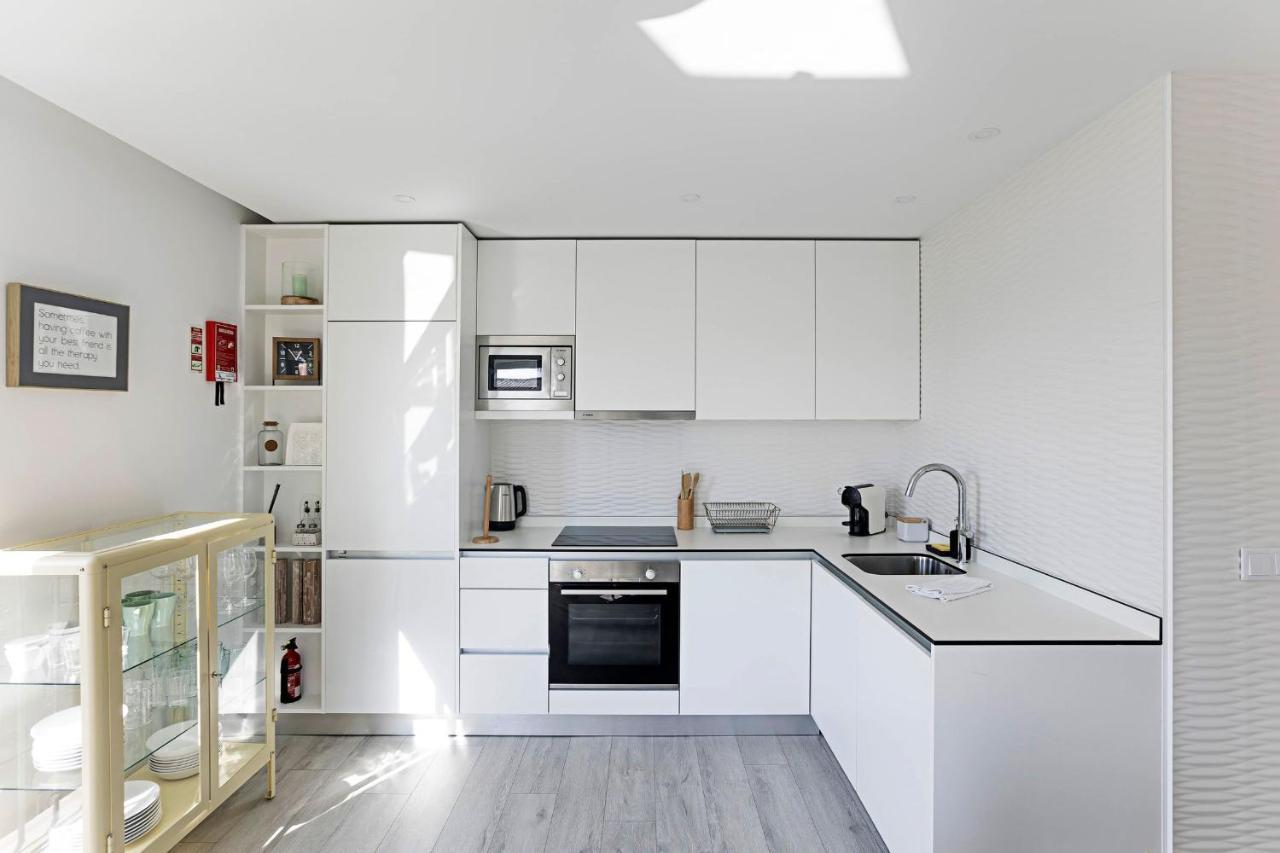 Stylish Flat W/ Gym & Parking By Lovelystay Apartment