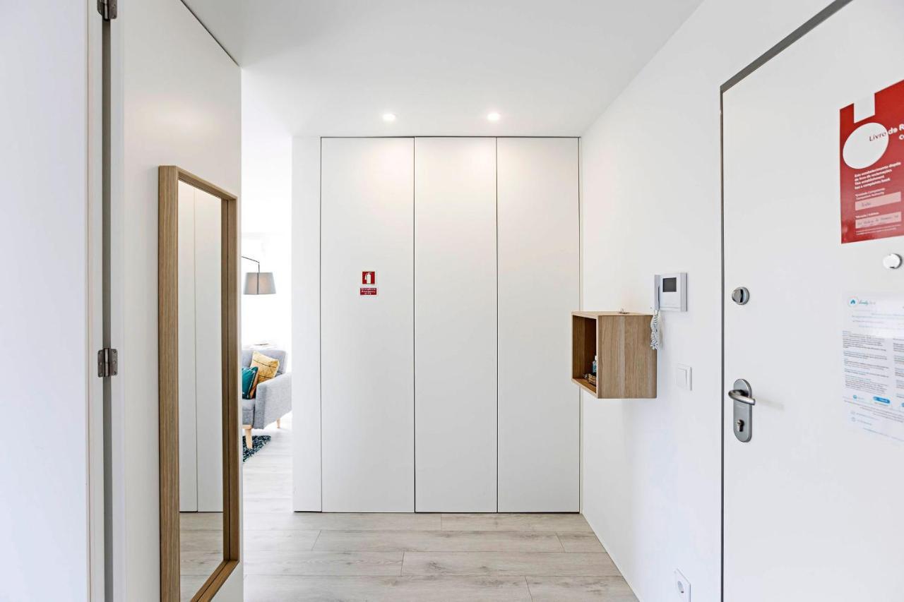 Stylish Flat W/ Gym & Parking By Lovelystay Apartment *