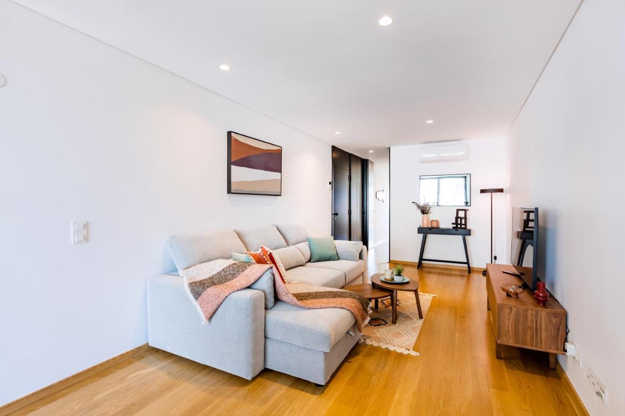 Apartment Camoes Downtown With Parking