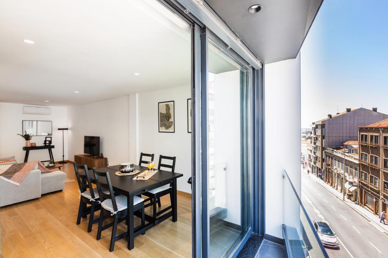 Camoes Downtown With Parking Apartment