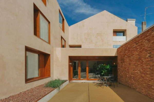 Outsite Mouco Hotel