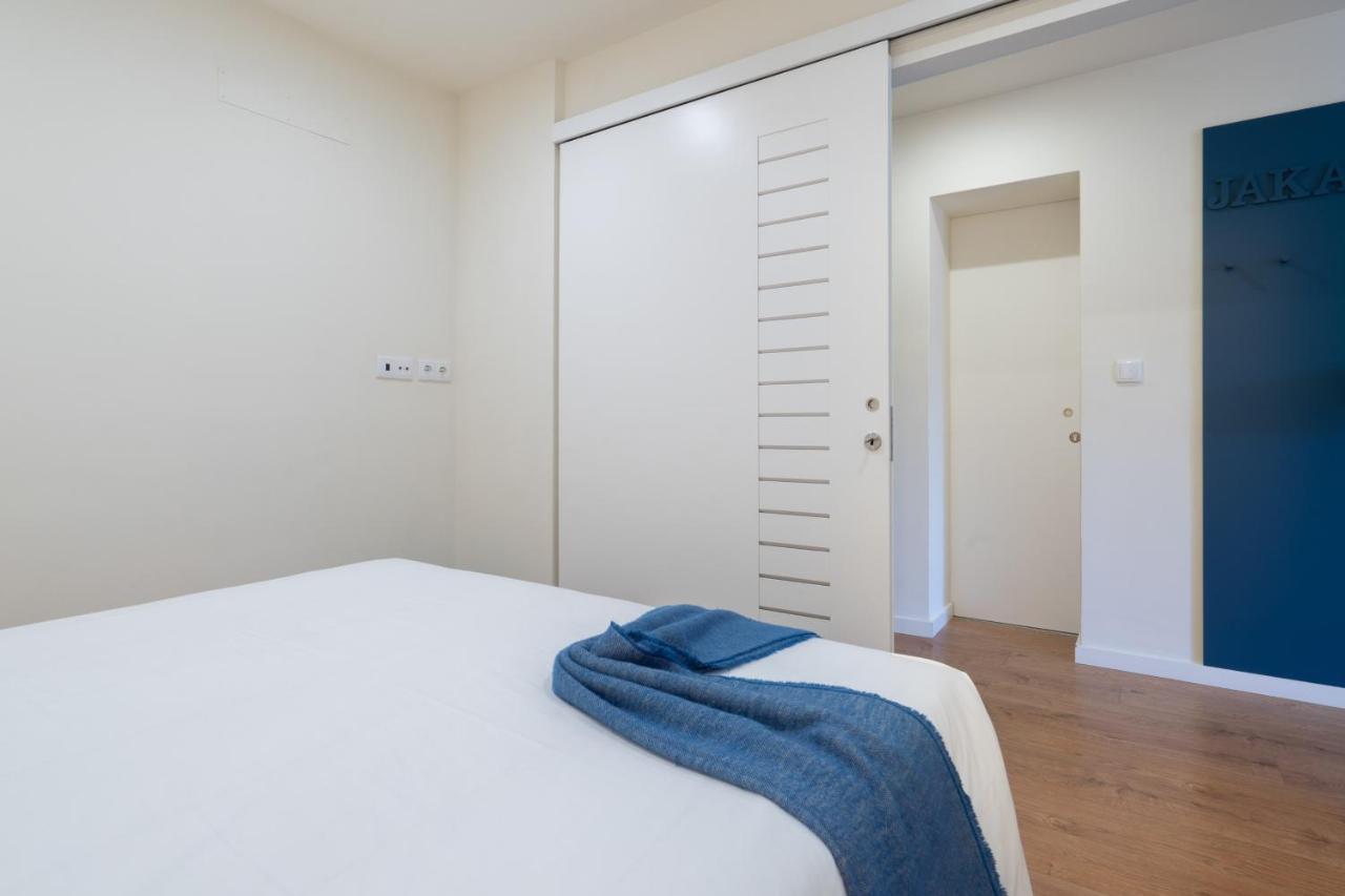 Domus 21 - Entreparedes Apartment *