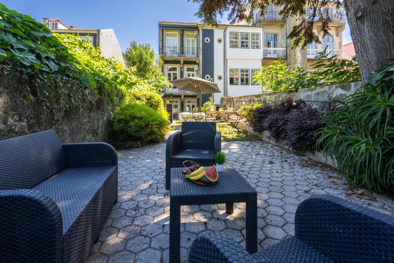 Host Wise - Homely Noble Flats - Garden & Jacuzzi Apartment