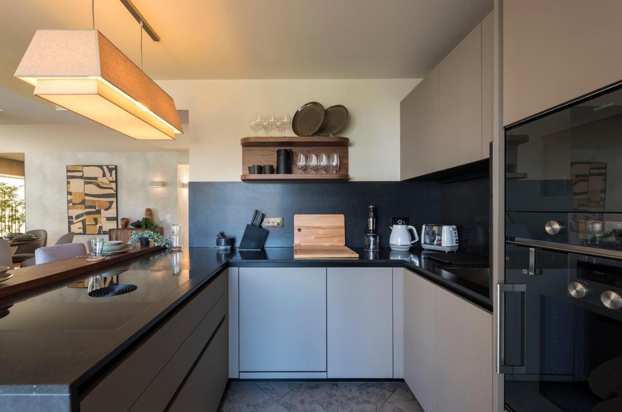 Emporium Deluxe 3br W/ Private Parking By Lovelystay *