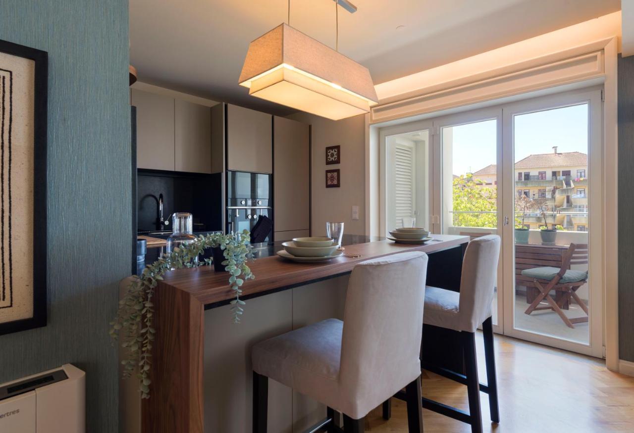 Apartment Emporium Deluxe 3br W/ Private Parking By Lovelystay