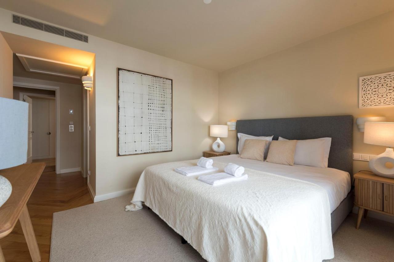 Emporium Deluxe 3br W/ Private Parking By Lovelystay