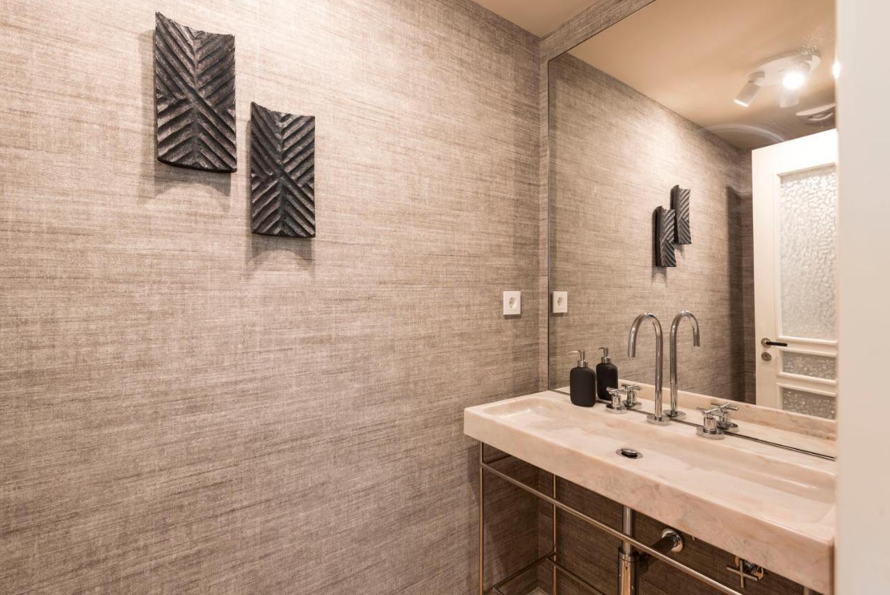 Apartment Emporium Deluxe 3br W/ Private Parking By Lovelystay