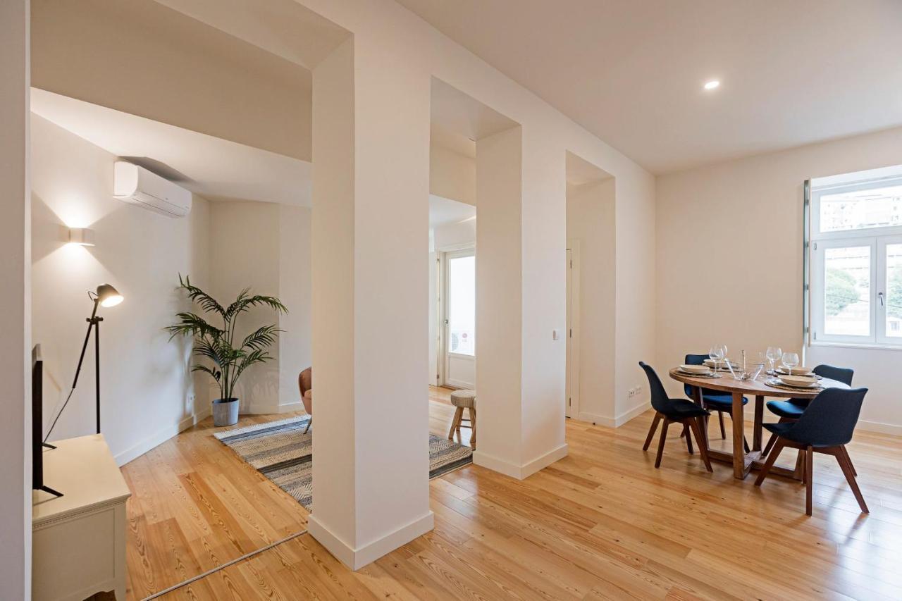 Superb Flat W/ Balcony And Ac By Lovelystay