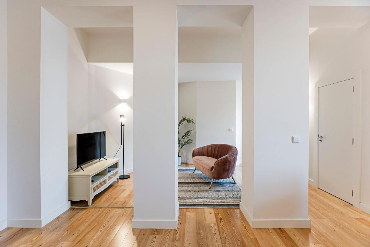 Superb Flat W/ Balcony And Ac By Lovelystay Apartment *