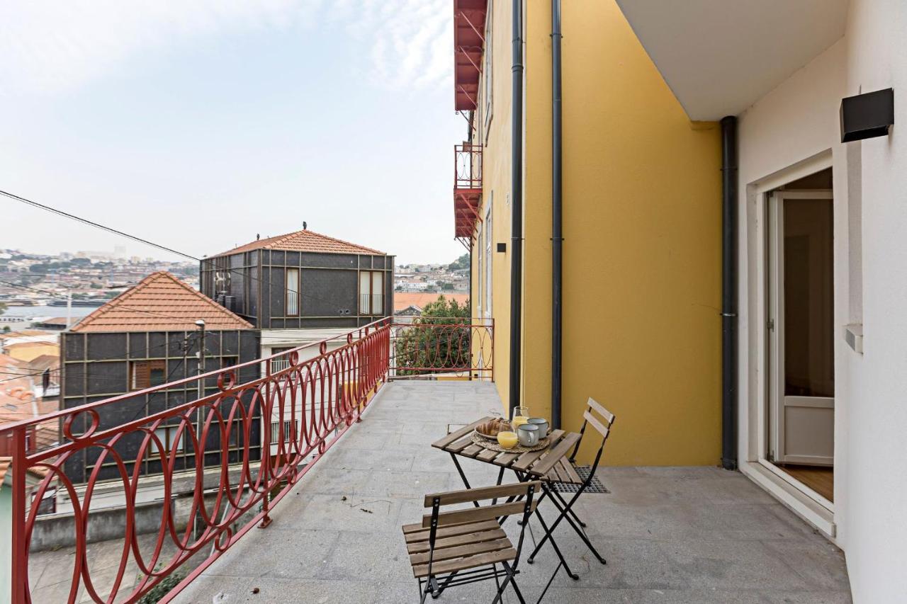 Superb Flat W/ Balcony And Ac By Lovelystay * Porto