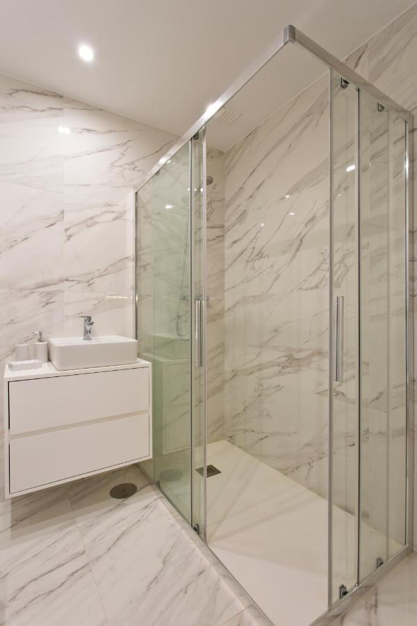Boutique Rentals-the Alma W/ Balcony Apartment *
