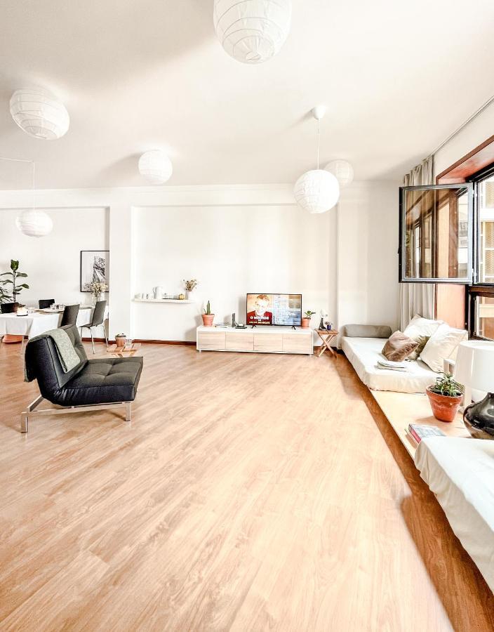 Loft With Free Parking Apartment