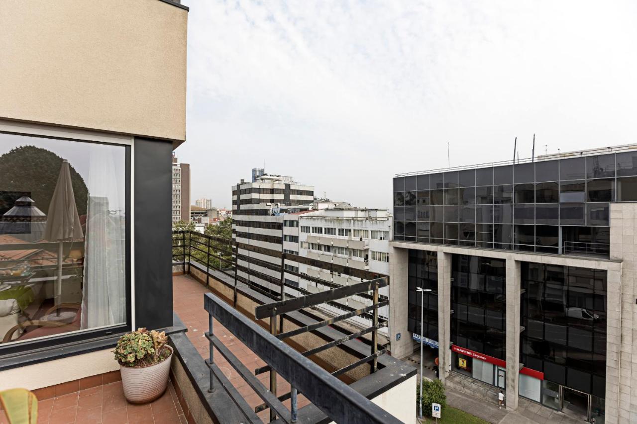 Apartamento Balcony Over By Lovelystay