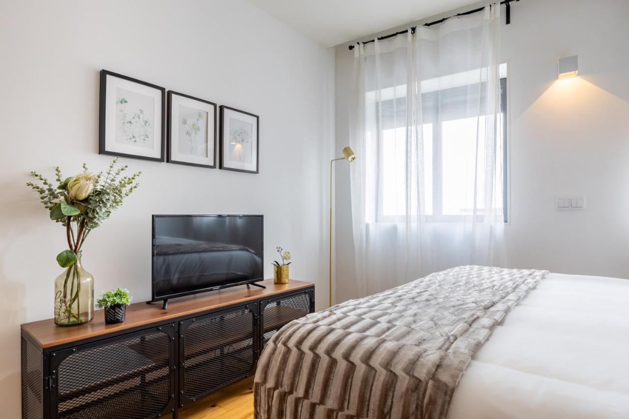 S. Lazaro Apartment *