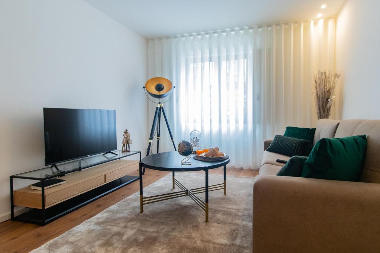 Stunning W/ Free Parking By Lovelystay Apartment