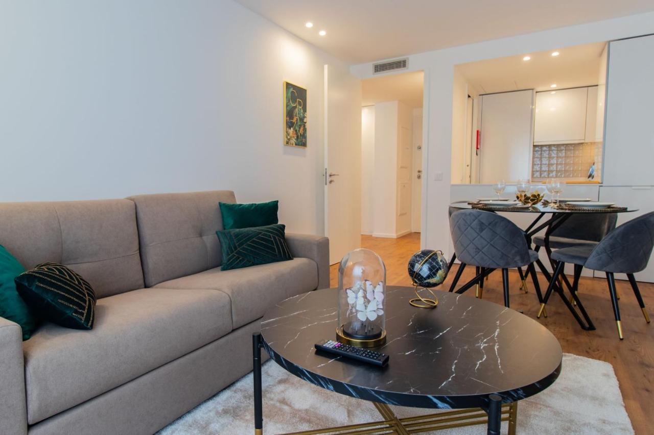 Stunning W/ Free Parking By Lovelystay Apartment