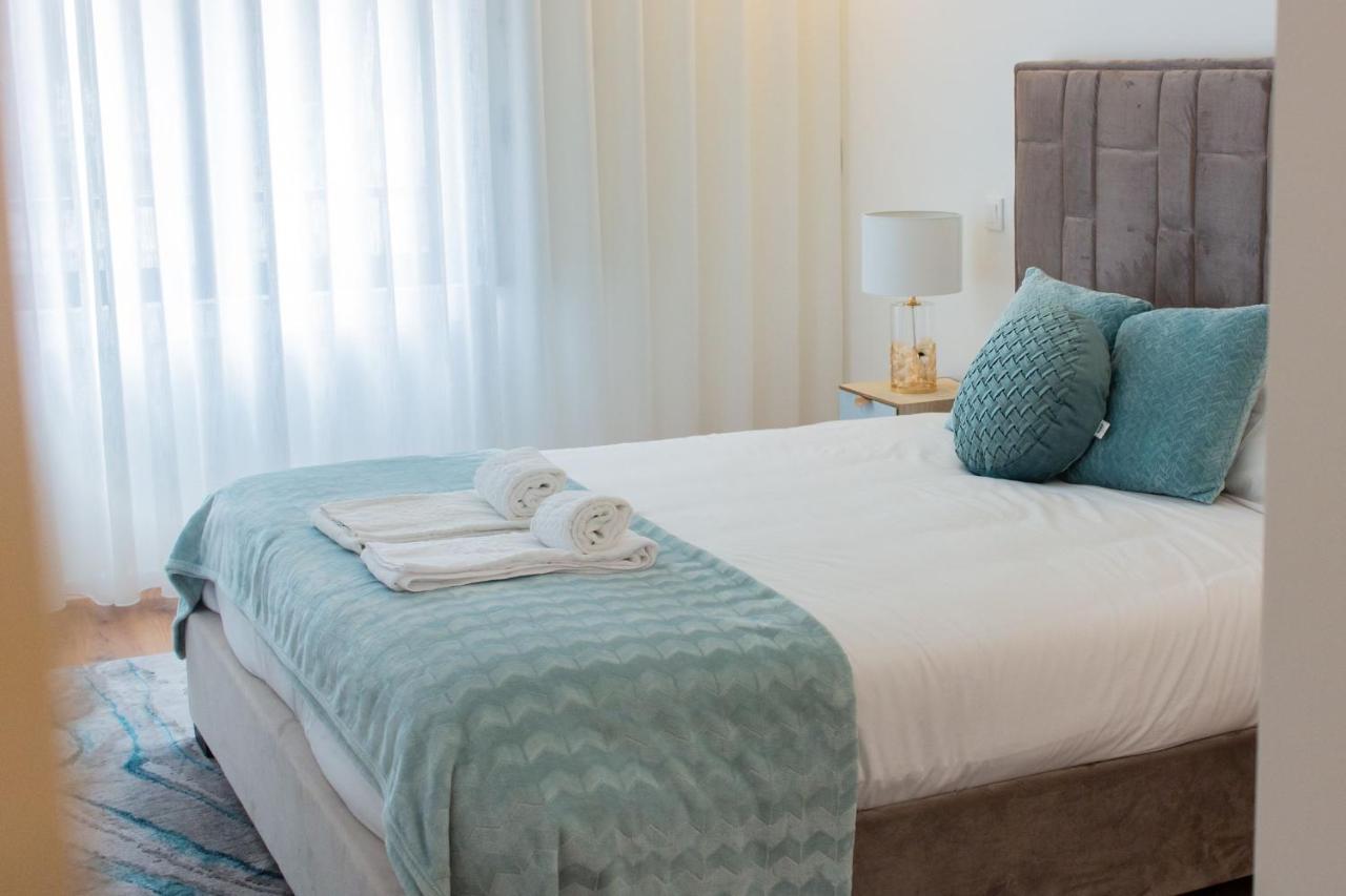 Apartment Stunning W/ Free Parking By Lovelystay