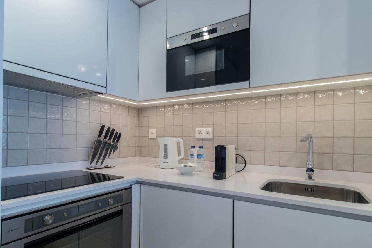 Apartment Stunning W/ Free Parking By Lovelystay Porto
