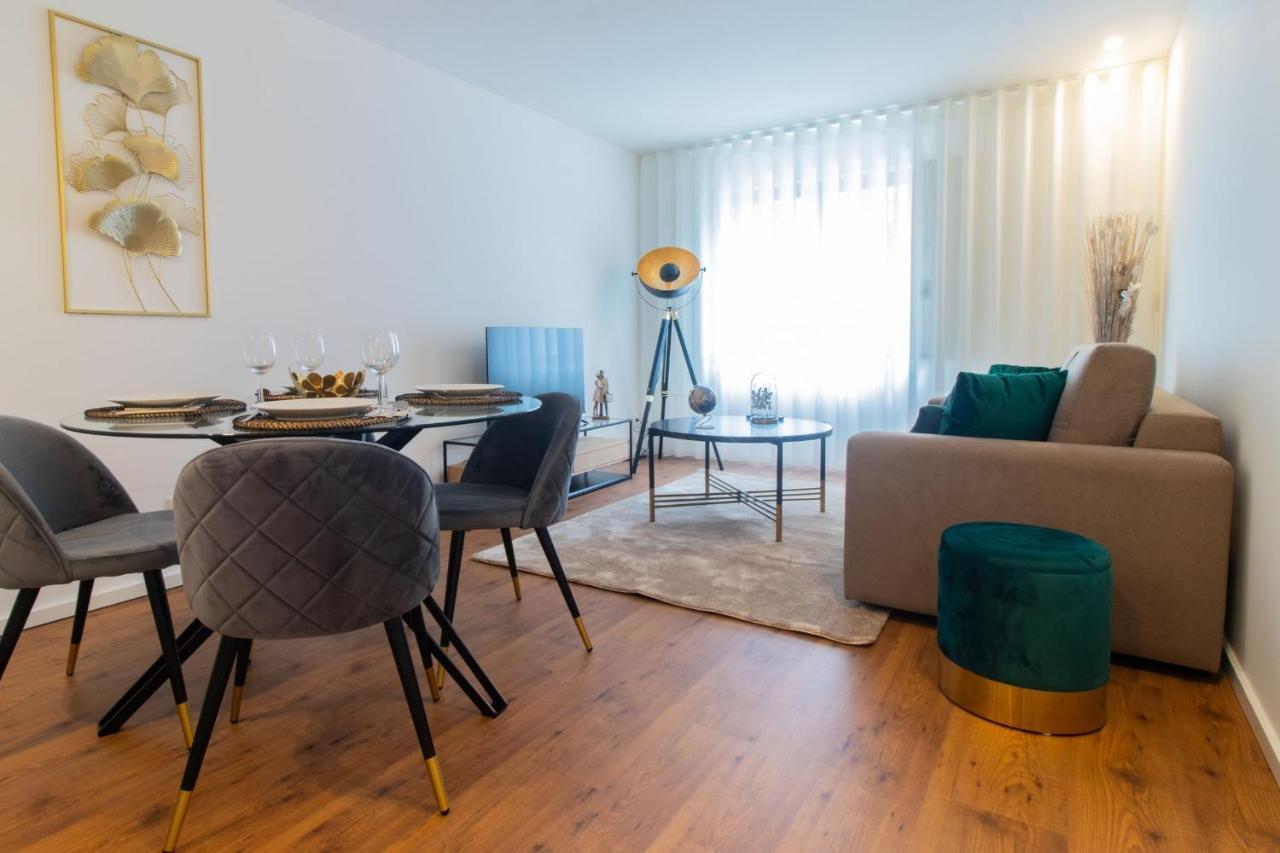 Apartment Stunning W/ Free Parking By Lovelystay *