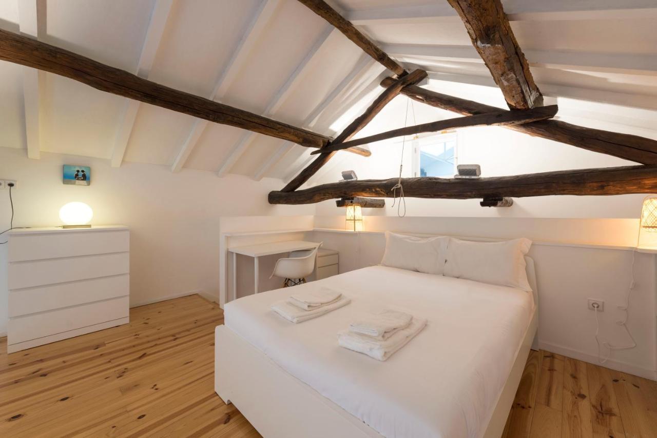New! Art Mezannine W/ Garden Apartment Porto
