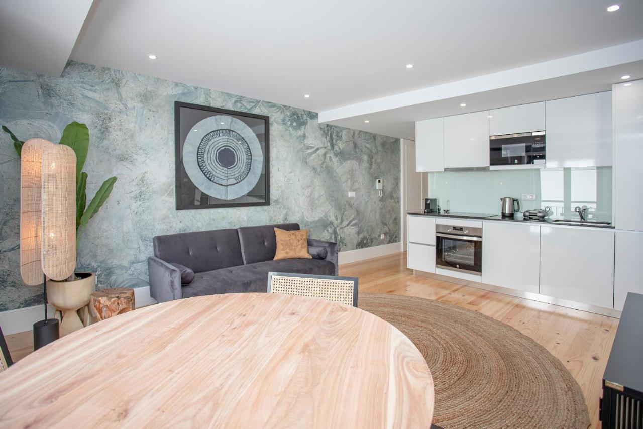 Liiiving In - Flores Design Experience Apartment *