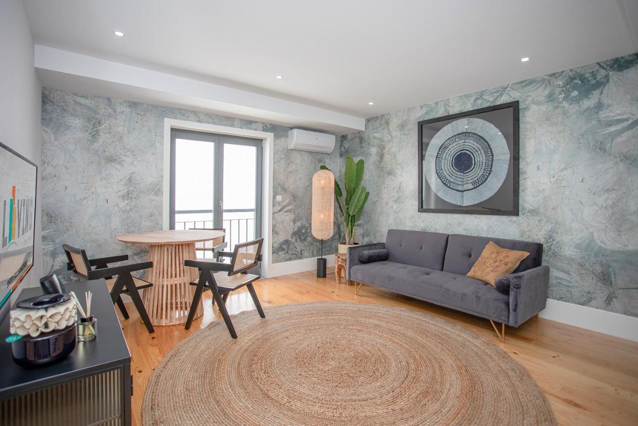 Liiiving In - Flores Design Experience Apartment *