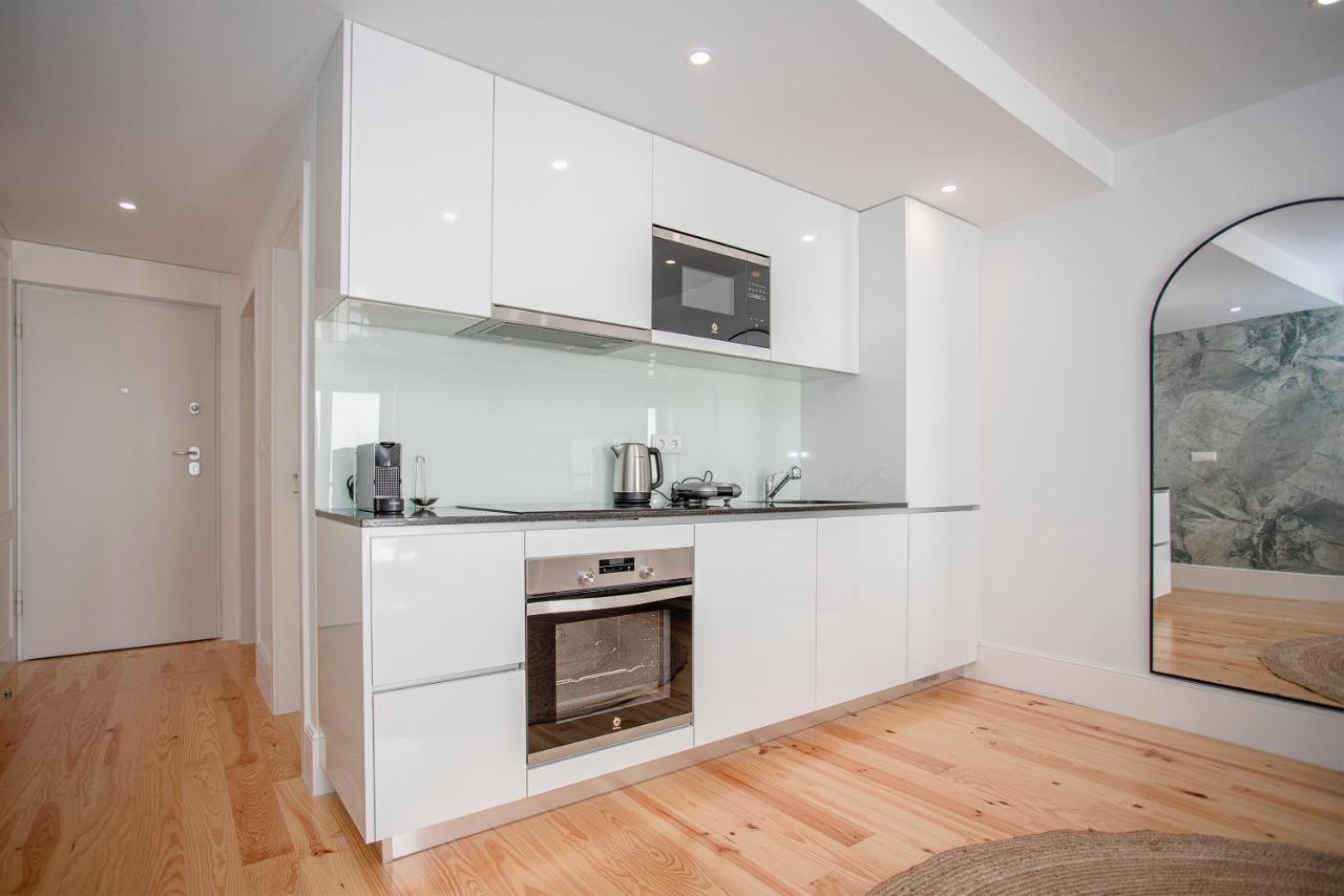 Liiiving In - Flores Design Experience Apartment