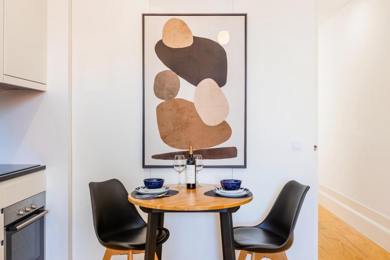 Apartment Lifestyle In By Bnbird Porto