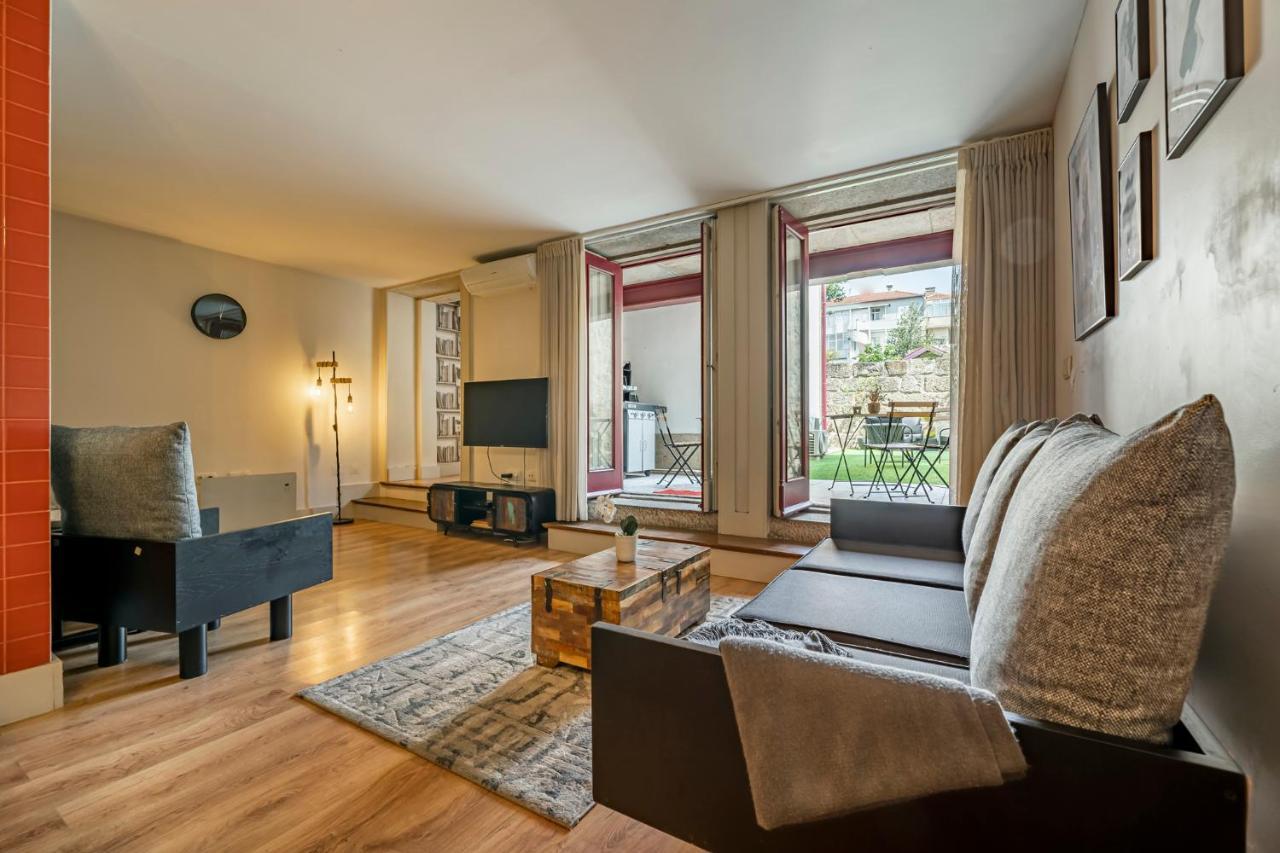 Private Garden In City Center Apartment *
