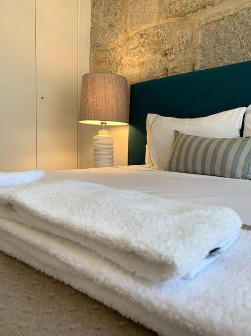 Almada Downtown Charming Apartment *