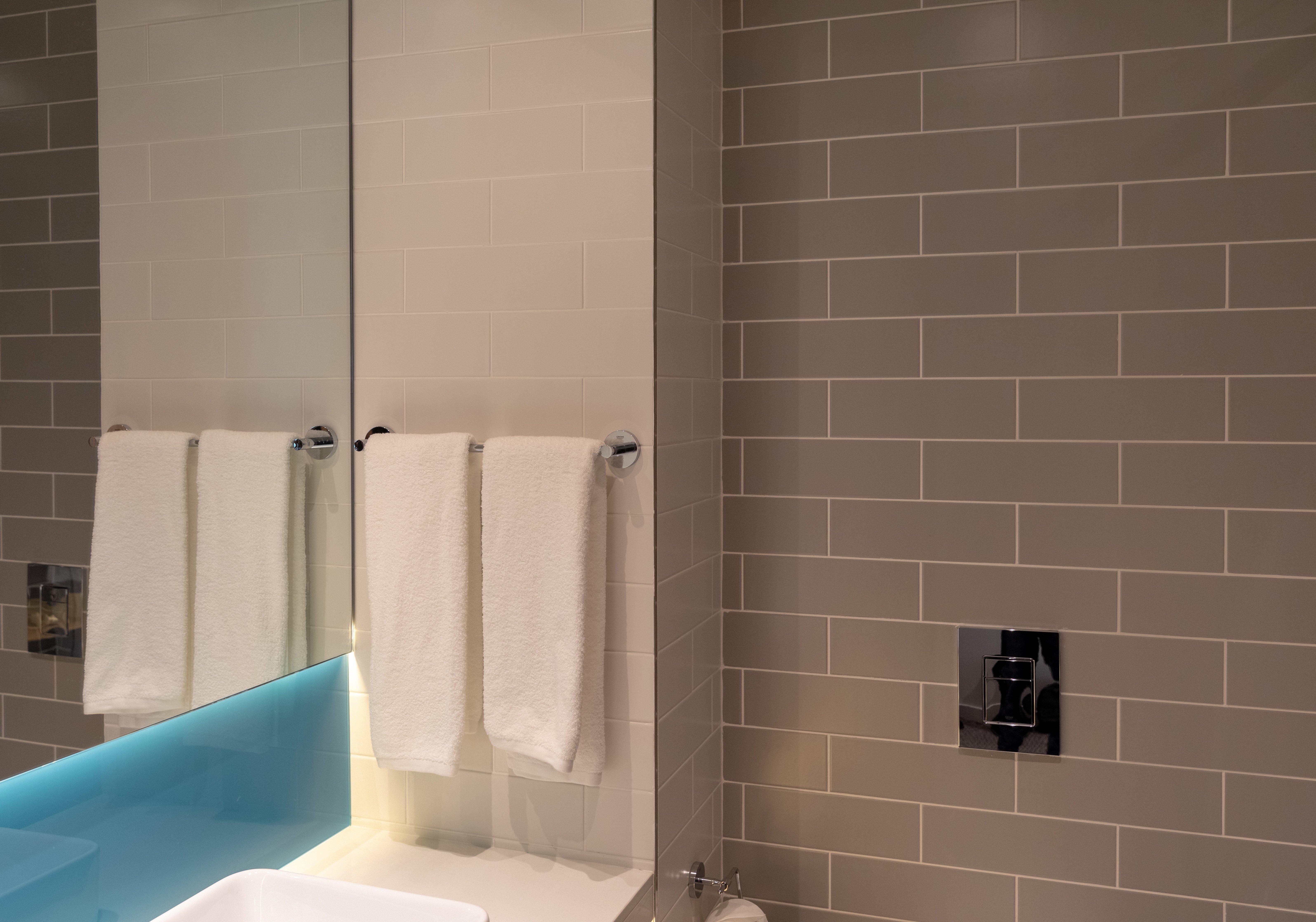 Hotel Express Centre By Ihg 3*