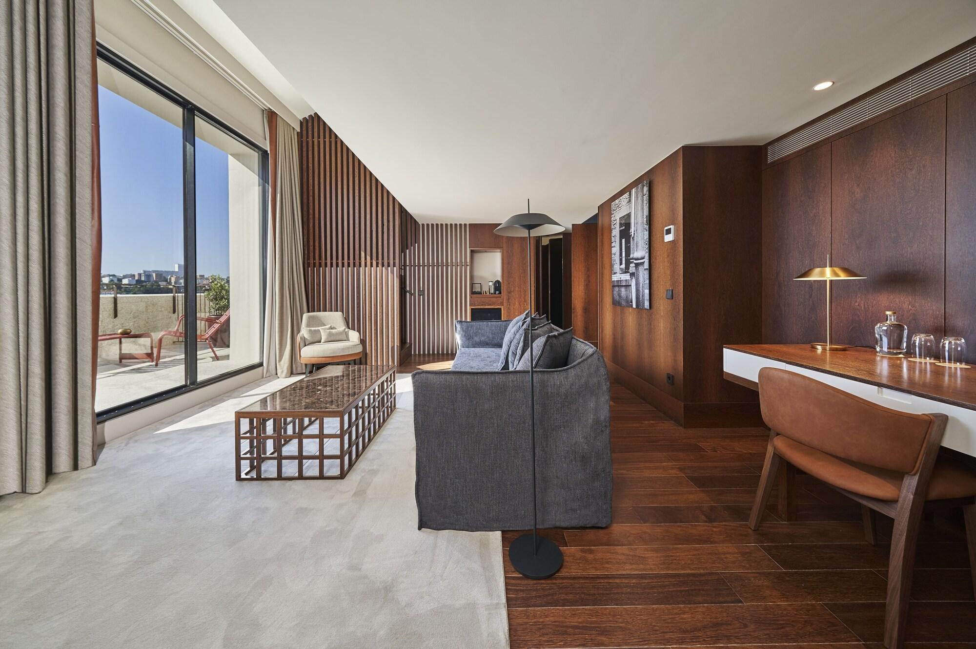 Portobay Flores 5*