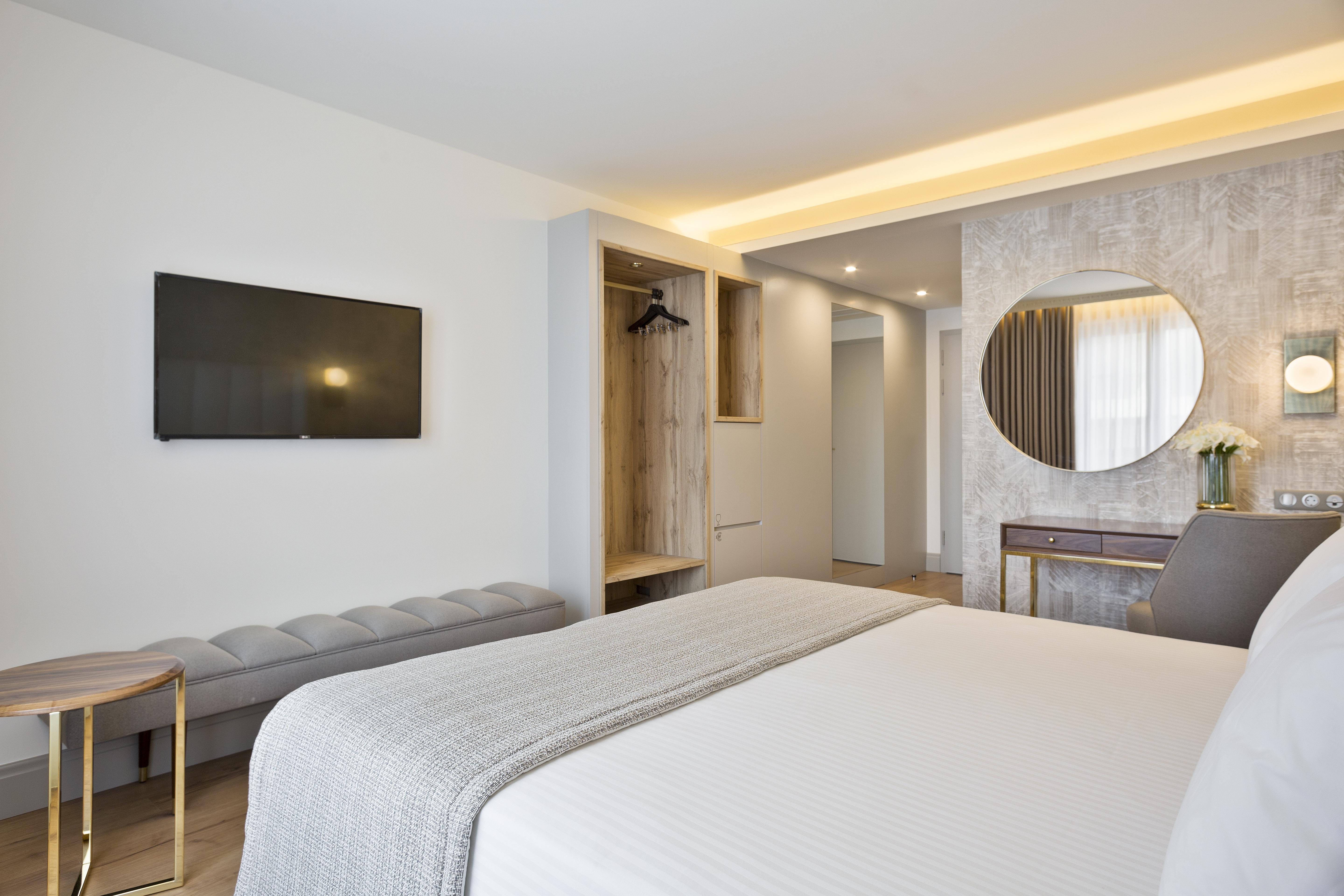 Hotel Acta The Avenue 4*
